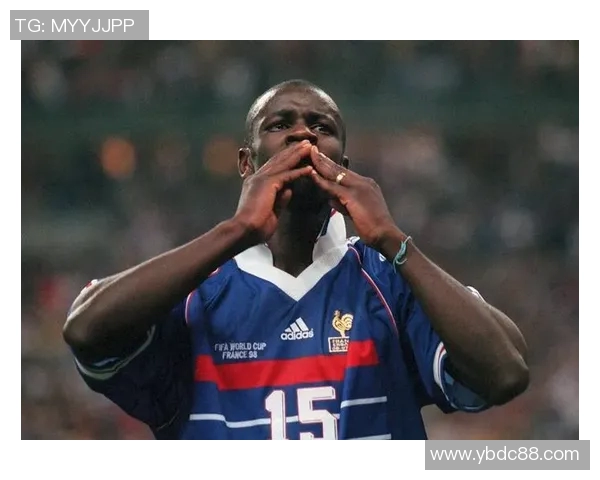 足球场上频繁犯规的球星盘点及其争议行为解析