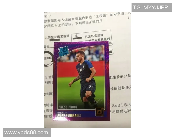 足球明星卡片市场热潮揭秘 高价球星卡为何成收藏投资新宠